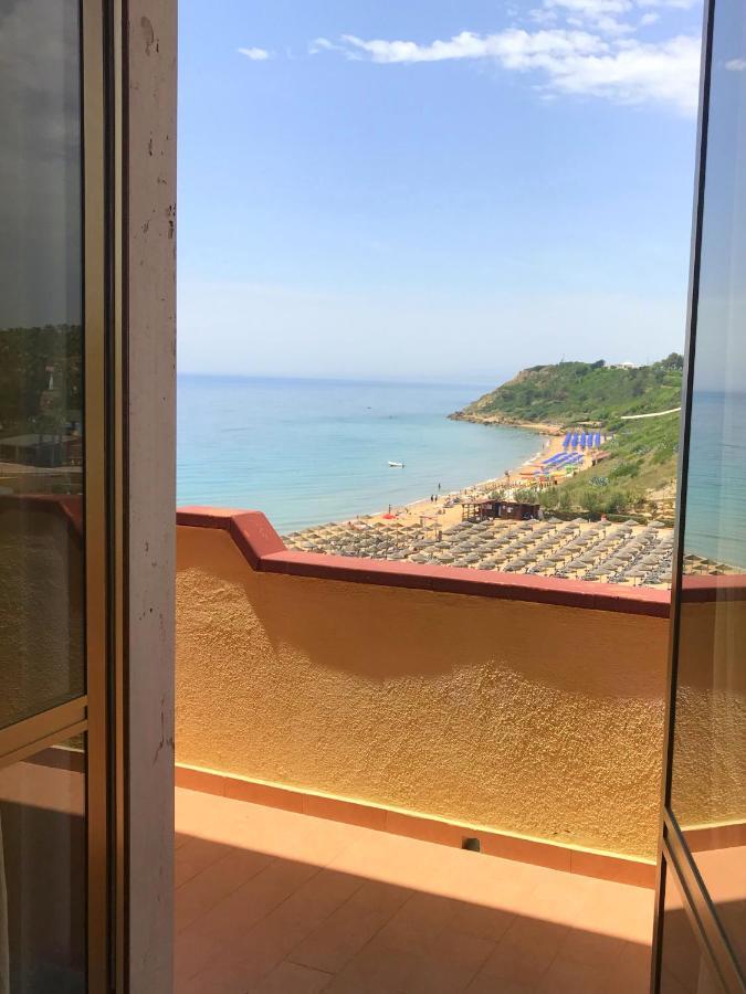 Appartamenti E Stanze Onde Blu Le Castella  Esterno foto